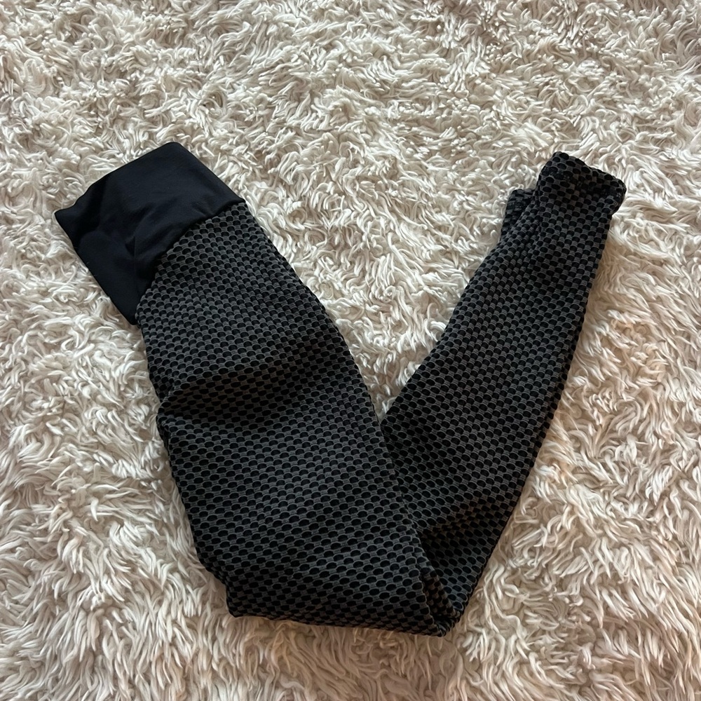 Women’s Workout Leggings - Picture 2 of 6